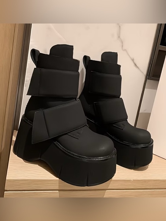 Shoes - 🌷 Chunky Black Platform Velcro Ankle Boots 🌷